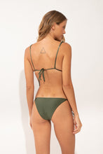 Carregar imagem no visualizador da galeria, Model Back: Rio De Sol Bas Bottom Shimmer-Croco Ibiza-Comfy-Gold
