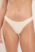 Carregar imagem no visualizador da galeria, Gallery: Rio De Sol Bas Bottom Touch-Natural Essential
