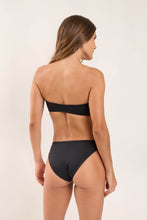Carregar imagem no visualizador da galeria, Model Back: Wednesday In Hawaii By Rio De Sol Haut Top Lava Lani
