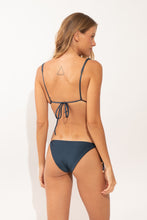 Carregar imagem no visualizador da galeria, Model Back: Rio De Sol Bas Bottom Shimmer-Shark Ibiza-Comfy-Gold
