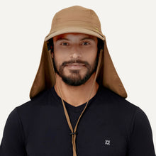 Carregar imagem no visualizador da galeria, Model Front: Uv Line Chapeau Legionnaire Cap Leg Atacama 2021 Masc Kaki Upf50+
