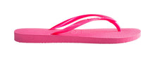 Carregar imagem no visualizador da galeria, Model Back: Havaianas Tongs Slim Shocking Pink
