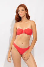 Carregar imagem no visualizador da galeria, Model Front: Rio De Sol Bas Bottom Cali-Flamingo Essential-Comfy
