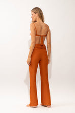 Carregar imagem no visualizador da galeria, Model Back: Rio De Sol Pantalon De Plage Ferrugo Murana Pants
