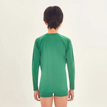 Carregar imagem no visualizador da galeria, Model Back: Uv Line T-Shirt Longsleeve Uvpro Kids Verde Brasil Upf50+
