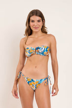 Carregar imagem no visualizador da galeria, Model Front: Rio De Sol Haut Top Azure Sara
