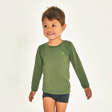 Carregar imagem no visualizador da galeria, Model Front: Uv Line T-Shirt Longsleeve Baby Green Militar Upf50+
