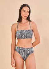 Carregar imagem no visualizador da galeria, Model Front: Uv Line Ensemble Set Bandeau Asas Upf50+
