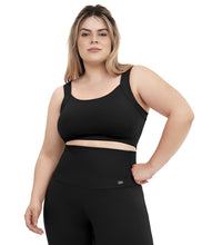 Carregar imagem no visualizador da galeria, Model Front: Alto Giro Fitness Haut Top Supplex Alcas Plus Preto
