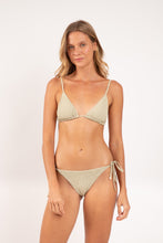 Carregar imagem no visualizador da galeria, Model Front: Rio De Sol Haut Top Brisa-Pistache Lia
