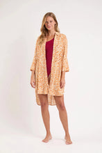 Carregar imagem no visualizador da galeria, Model Front: Rio De Sol Robe De Plage Sahari Chemise Gabriele
