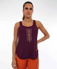 Carregar imagem no visualizador da galeria, Model Front: Alto Giro Fitness Haut Regata Skin Fit Inspiracional Roxo Potent
