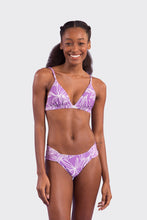 Carregar imagem no visualizador da galeria, Model Front: Rio De Sol Bas Bottom Trail-Purple Baobi-Cheeky
