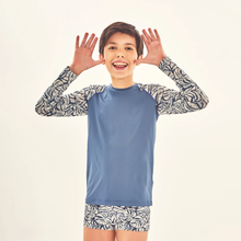 Carregar imagem no visualizador da galeria, Image 04: Uv Line T-Shirt Rash Guard Kids Costela Aco Off White Upf50+
