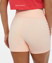 Carregar imagem no visualizador da galeria, Model Back: Alto Giro Fitness Bas Bermuda Blackout Bio Listras Coral Relax

