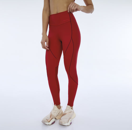 Model Front: Alto Giro Fitness Bas Legging Hyper Recortes Atlanta Vermelho Haute Red