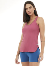 Carregar imagem no visualizador da galeria, Image 02: Alto Giro Fitness Haut Regata Skin Fit Alongada Roxo Reset
