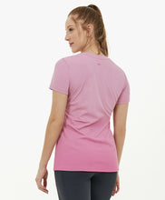 Carregar imagem no visualizador da galeria, Model Back: Alto Giro Fitness Haut T-Shirt Skin Fit Degrade Rosa Mauve
