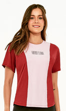 Carregar imagem no visualizador da galeria, Model Front: Alto Giro Fitness Haut T-Shirt Skin Fit Energy Flows Rosa
