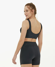 Carregar imagem no visualizador da galeria, Model Back: Alto Giro Fitness Haut Top Block Costas Regata Preto
