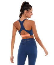 Carregar imagem no visualizador da galeria, Model Back: Alto Giro Fitness Haut Top Bodytex Ii Abertura Com Ziper Azul Ocean
