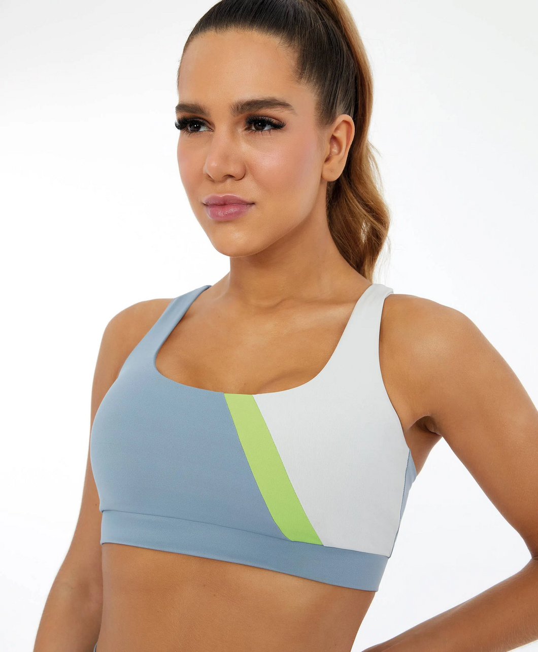 Model Front: Alto Giro Fitness Haut Top Hyper Recorte Diagonal E Refletivo Cinza Wind