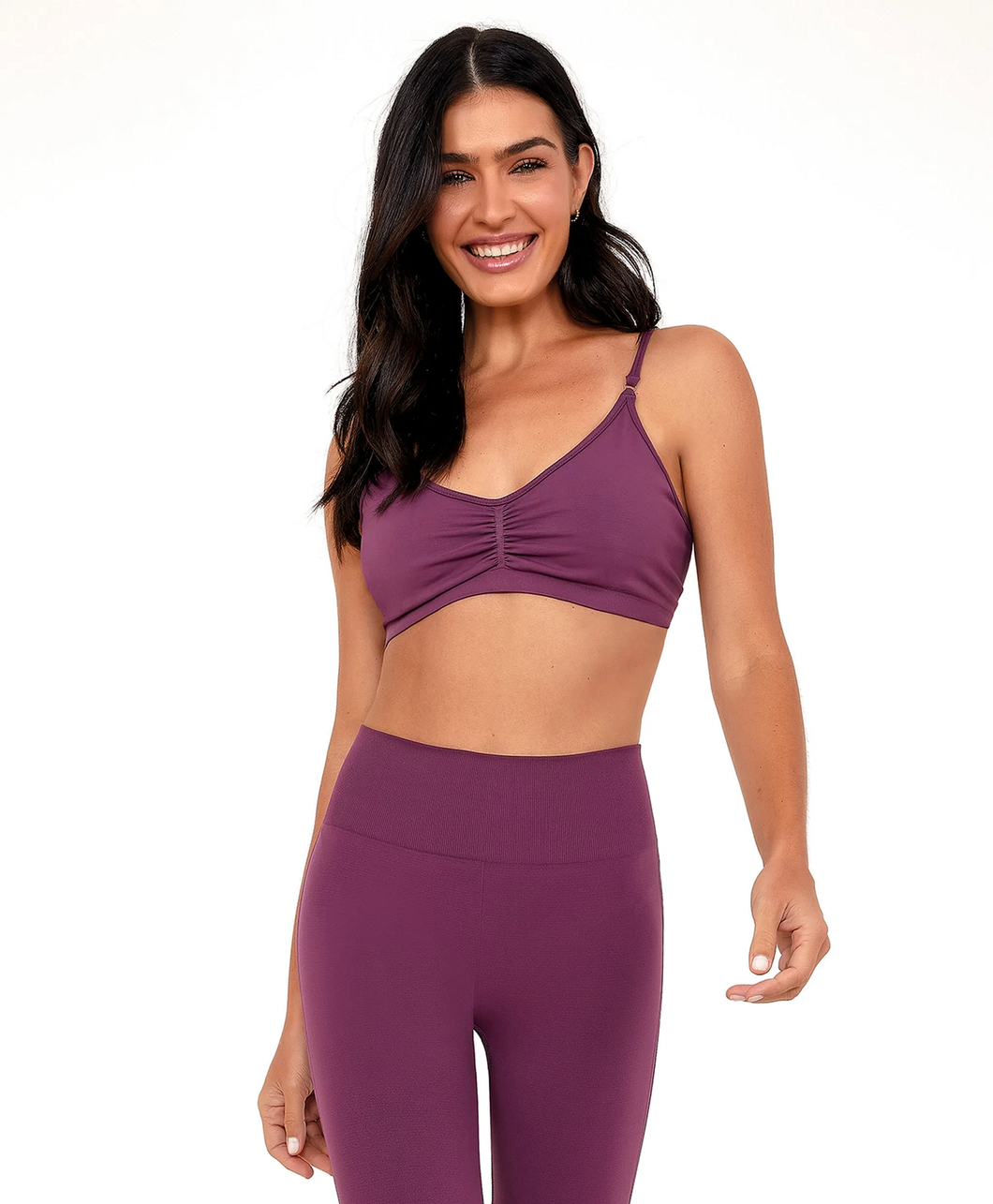 Model Front: Alto Giro Fitness Haut Top Sem Costura Essential Roxo Wine