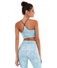 Carregar imagem no visualizador da galeria, Model Back: Alto Giro Fitness Haut Top Staff Alcinha Dupla Face Azul Movement
