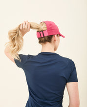 Carregar imagem no visualizador da galeria, Beach Tennis Cap Fuchsia UPF50+
