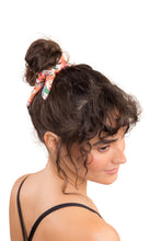 Carregar imagem no visualizador da galeria, Boho Scrunchie
