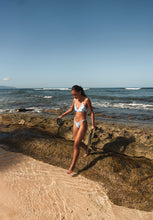 Carregar imagem no visualizador da galeria, Bottom Pua-Pacifica Waimea
