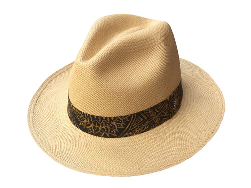 Model Front: De Punta En Blanco Chapeau Panama Classic Mandala Beige