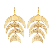 Carregar imagem no visualizador da galeria, Earrings Taiana Gold Hipenema
