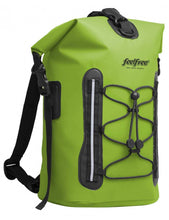 Carregar imagem no visualizador da galeria, Model Back: Feelfree Sac De Plage Go Pack 20L Lime
