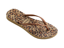 Carregar imagem no visualizador da galeria, Model Front: Havaianas Tongs Slim Animals Beige
