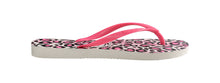 Carregar imagem no visualizador da galeria, Model Back: Havaianas Tongs Slim Animals White/Rose

