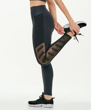 Carregar imagem no visualizador da galeria, Legging Hyper Bordado Lateral Preto
