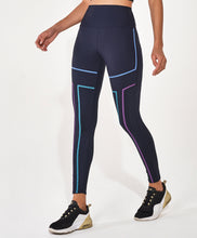 Carregar imagem no visualizador da galeria, Legging Hyper Linhas Fusionadas Preto
