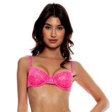 Carregar imagem no visualizador da galeria, Gallery: Luli Fama Haut Top Sequins Multi Pink
