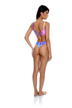 Carregar imagem no visualizador da galeria, Model Back: Luli Fama Haut Top Strappy Blue Pink
