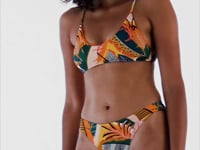 Carregar e reproduzir vídeo no visualizador da Galeria, Video: Rio De Sol Ensemble Set El-Arco Bralette Essential-Comfy

