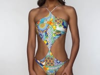 Carregar e reproduzir vídeo no visualizador da Galeria, Video: Luli Fama Une Pièce Handkerchief Amalfi
