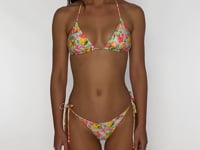 Carregar e reproduzir vídeo no visualizador da Galeria, Video: Luli Fama Haut Top Wavy Ruched Limoncello
