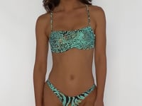 Carregar e reproduzir vídeo no visualizador da Galeria, Video: Luli Fama Haut Top Square Animale Aqua
