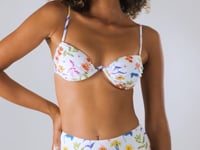 Carregar e reproduzir vídeo no visualizador da Galeria, Video: Rio De Sol Ensemble Set Countryside Kyra Hotpants
