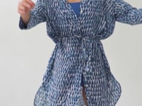 Carregar e reproduzir vídeo no visualizador da Galeria, Video: Rio De Sol Chemise Chuva Chemise Gabriele
