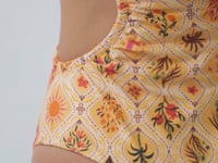 Carregar e reproduzir vídeo no visualizador da Galeria, Video: Rio De Sol Une Pièce Mosaico Maeve
