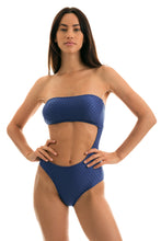 Carregar imagem no visualizador da galeria, Model Front: Rio De Sol Une Pièce Body Kiwanda Denim Rio
