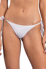 Carregar imagem no visualizador da galeria, Gallery: Rio De Sol Bas Bottom Bora-White Lacinho
