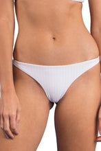 Carregar imagem no visualizador da galeria, Gallery: Rio De Sol Bas Bottom Bora-White Leblon

